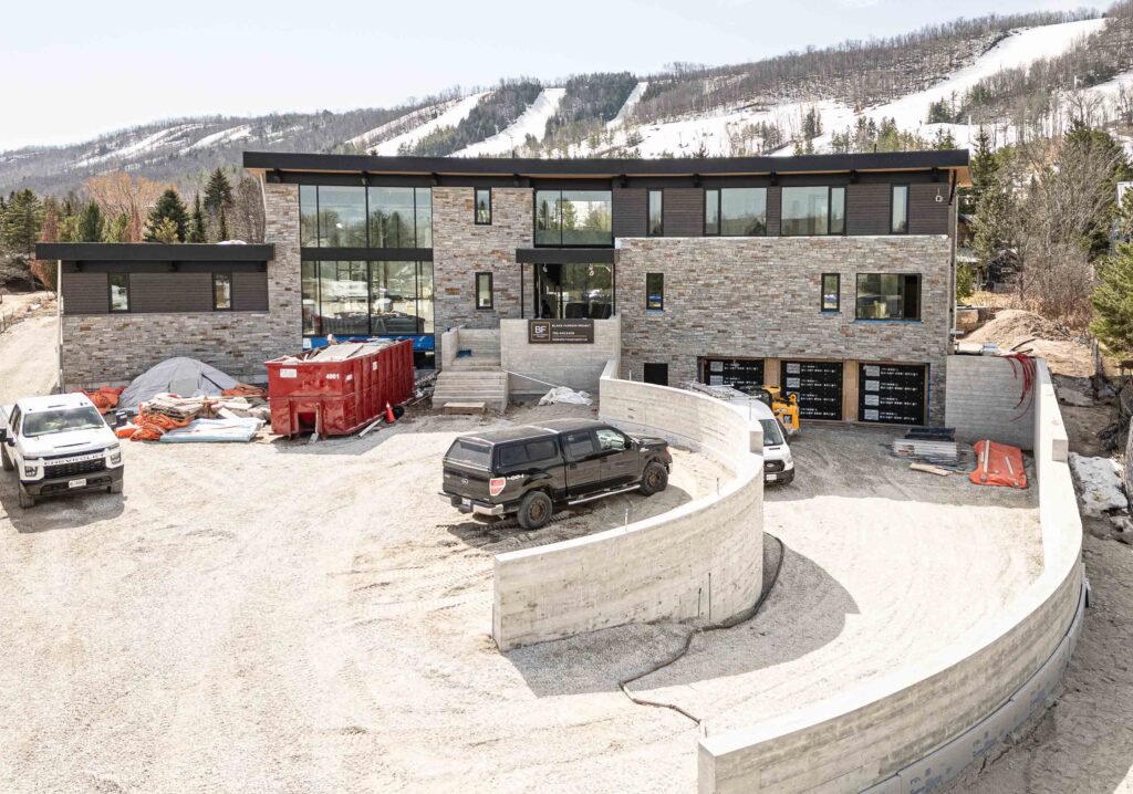 Tarion registered and HCRA licensed Collingwood custom home builder