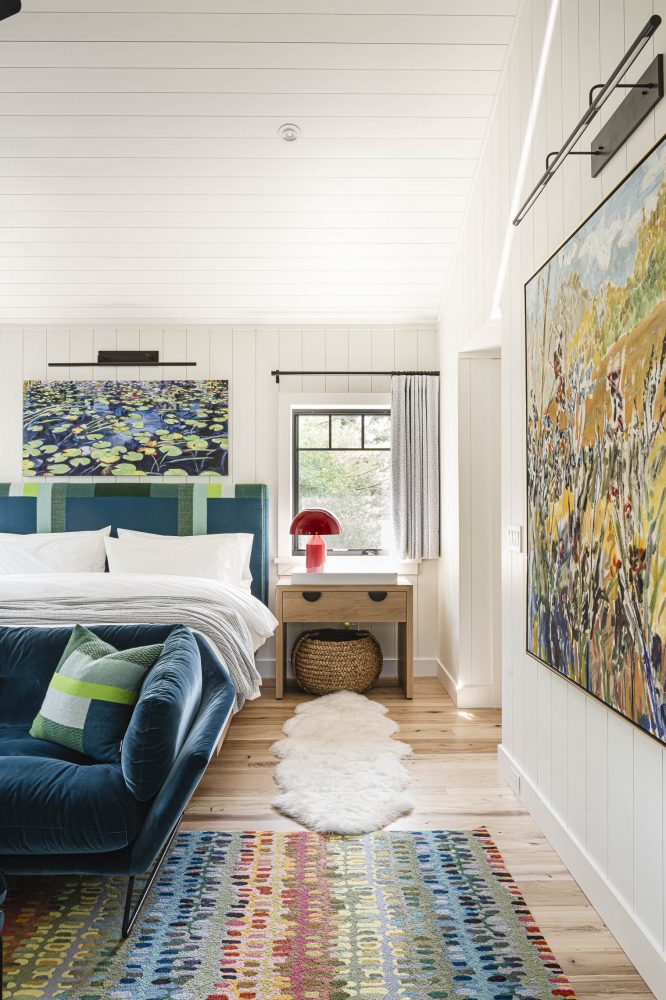 Shiplap walls and ceilings with colourful design details in Blue Mountain chalet