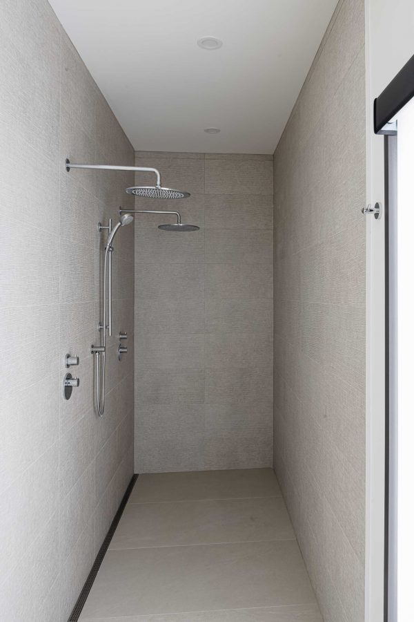 19-Modern-Waterfront shower detail in a custom home built by blake farrow project