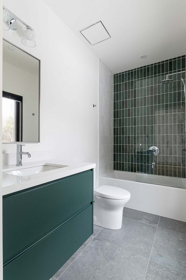20-Modern-Waterfront detail of a contemporary bathroom