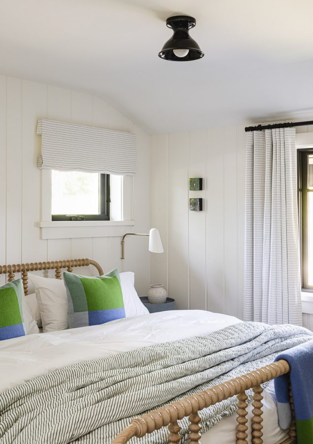 Fun colour and texture accents in Blue Mountain chalet renovation